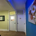 Private 2 Near Southmead Hospital * Бристоль