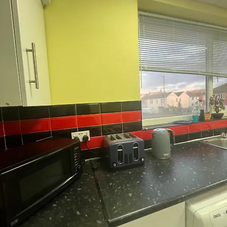 Private 2 Near Southmead Hospital Гостьовий будинок Бристоль