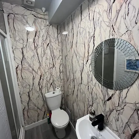 Private 2 Near Southmead Hospital *