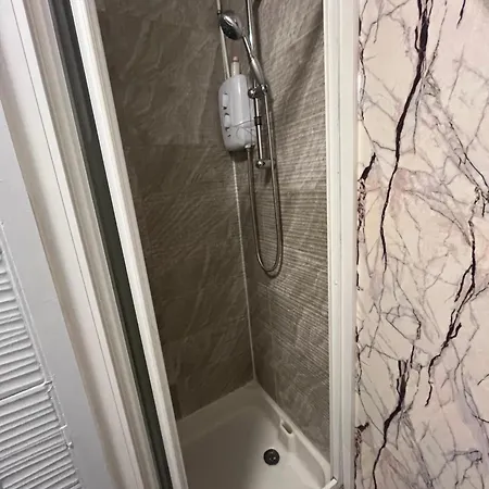 Πανσιόν Private 2 Near Southmead Hospital *