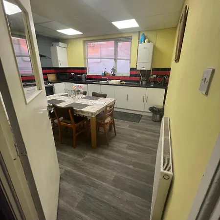 Guest house Private 2 Near Southmead Hospital