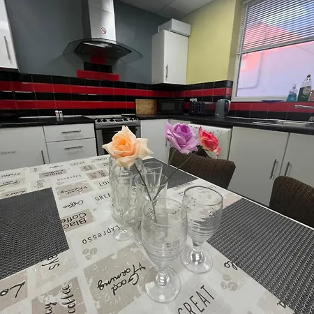 Guest house Private 2 Near Southmead Hospital