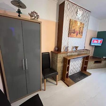 Guest house Private 2 Near Southmead Hospital