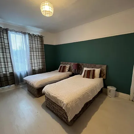 Private 2 Near Southmead Hospital Guest house *