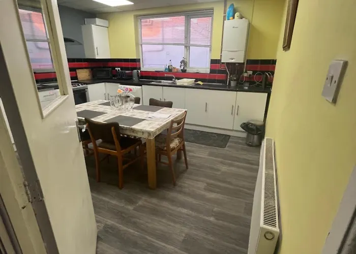 Pensjonat Private 2 Near Southmead Hospital