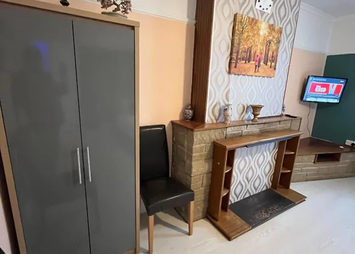 Pensjonat Private 2 Near Southmead Hospital