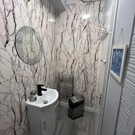 Private 2 Near Southmead Hospital * Bristol