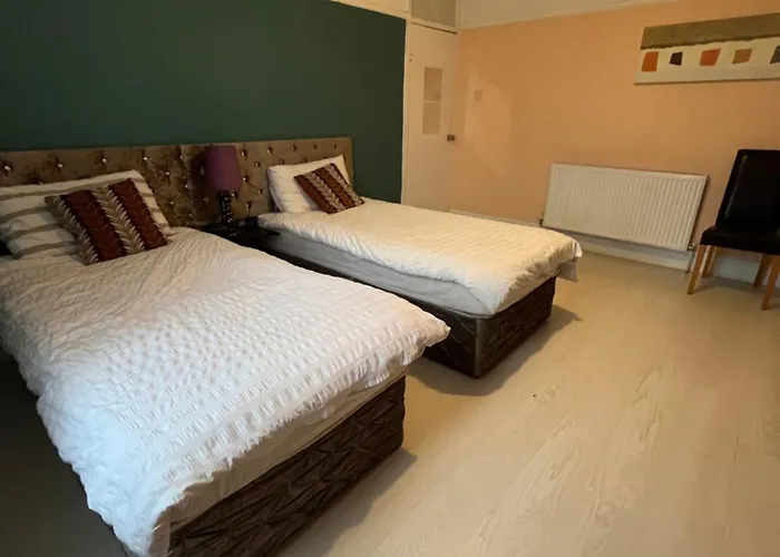 Private 2 Near Southmead Hospital بيت ضيافة بريستول