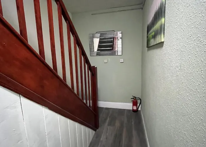 Private 2 Near Southmead Hospital بيت ضيافة بريستول